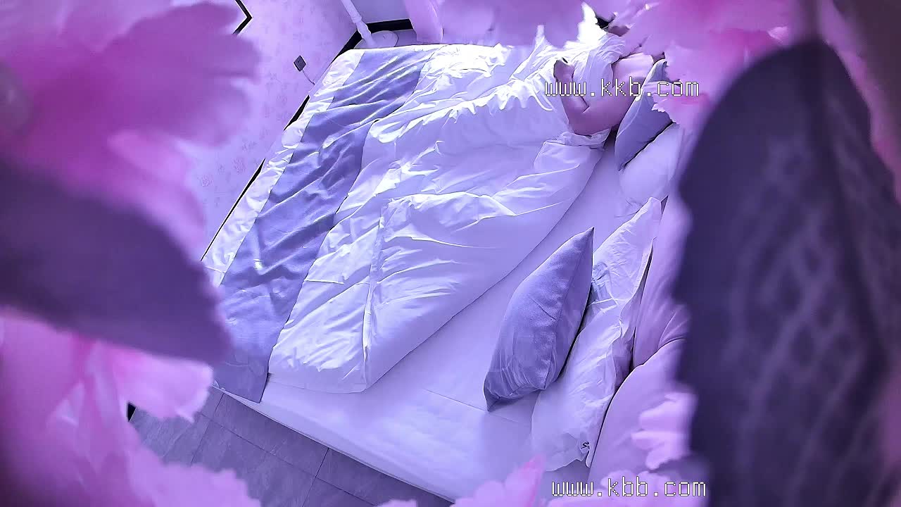 v(4)