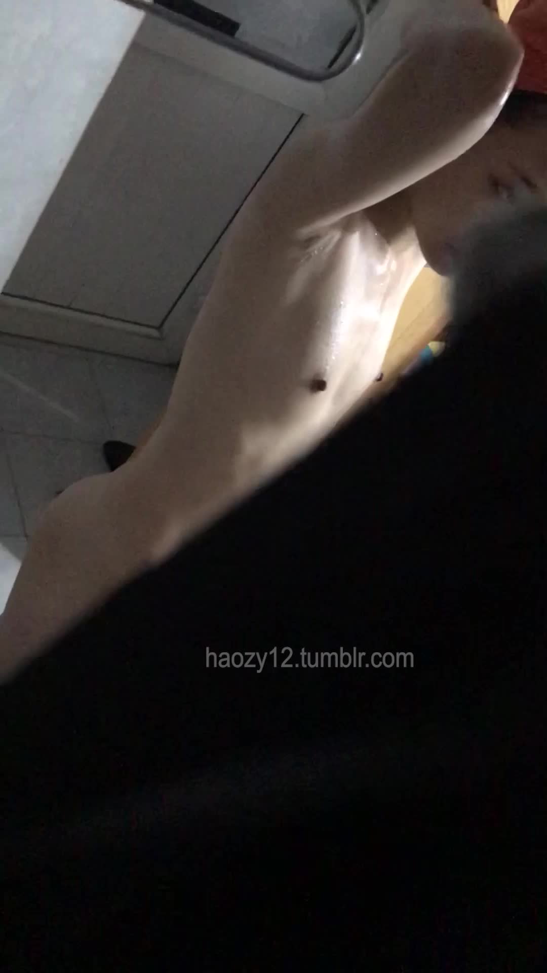 V28
