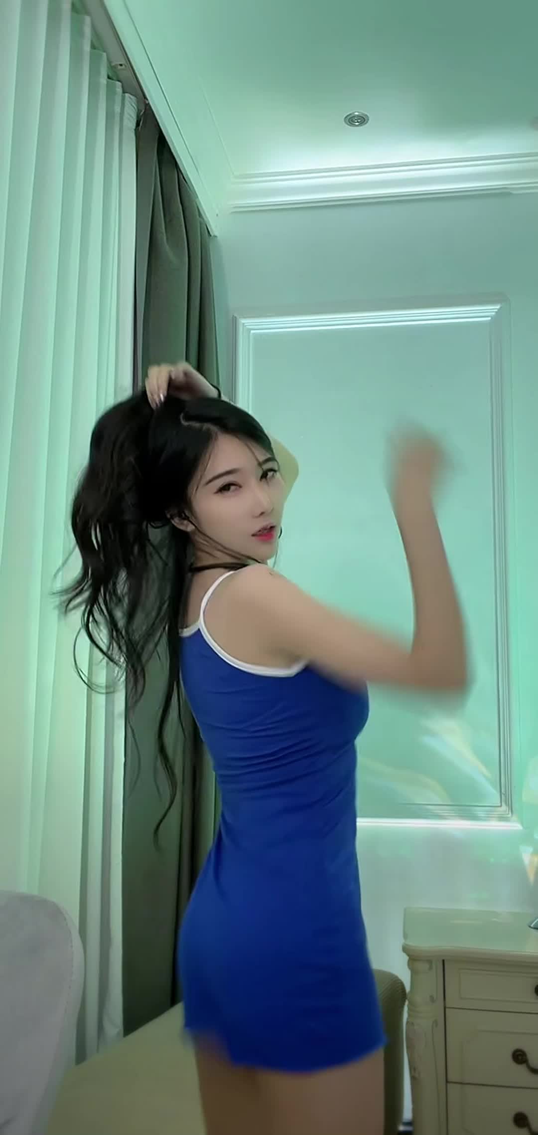小萝 热舞 2