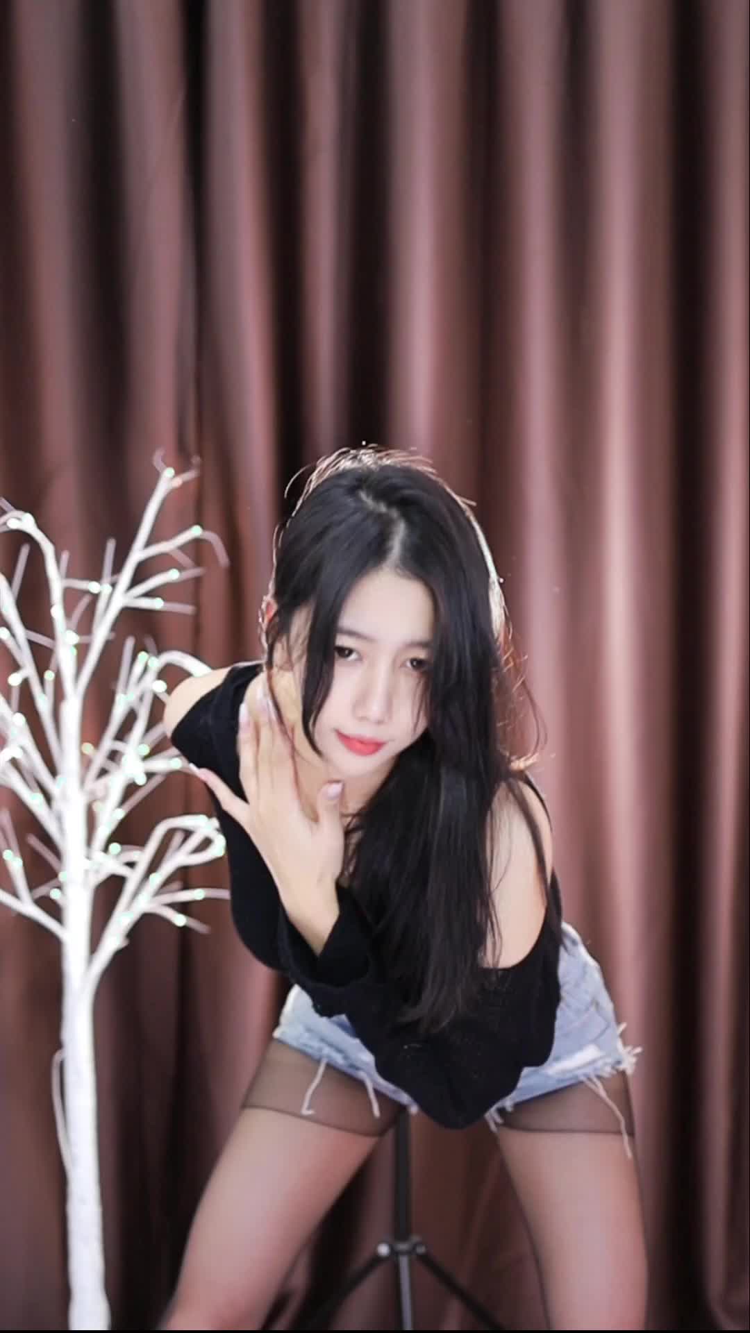 1 (28)
