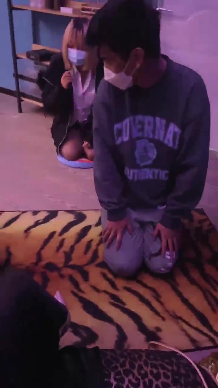 1 (8)