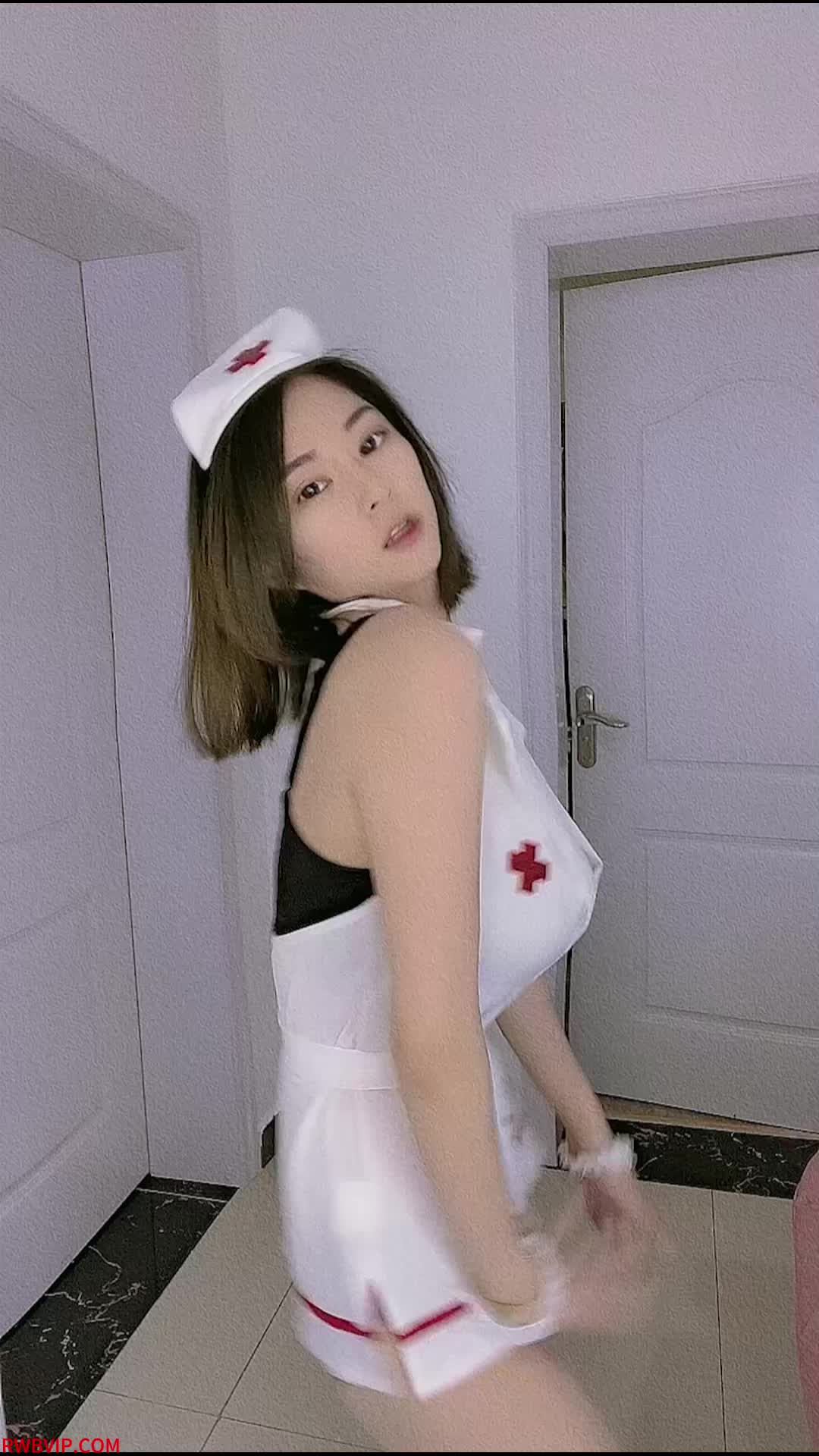 (31)
