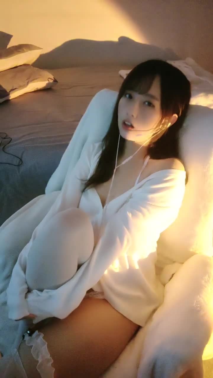 1 (8)