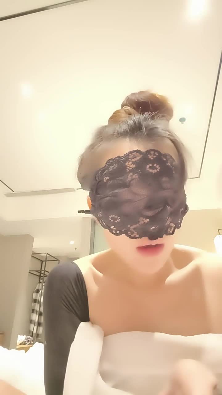1 (17)