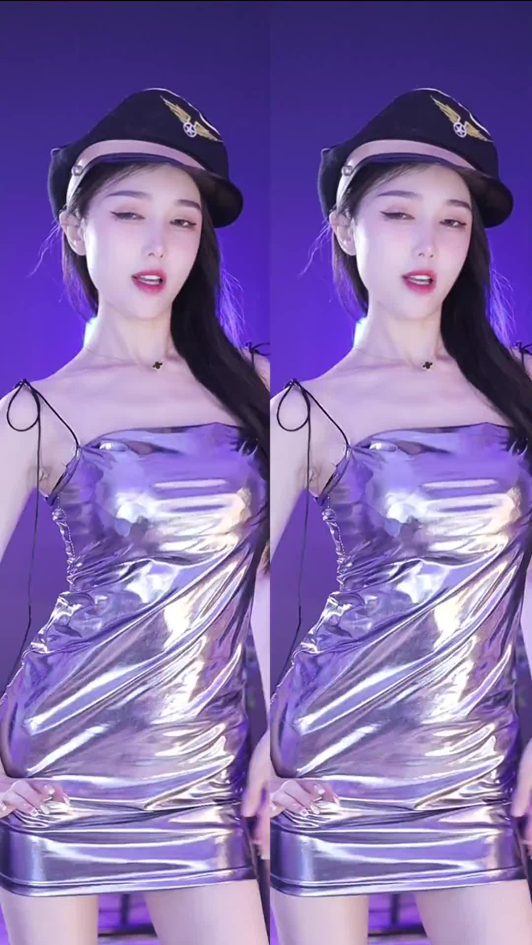1 (32)