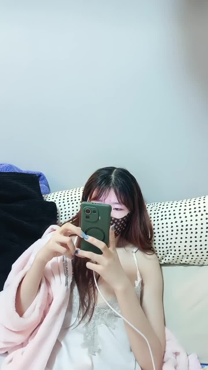 1 (44)