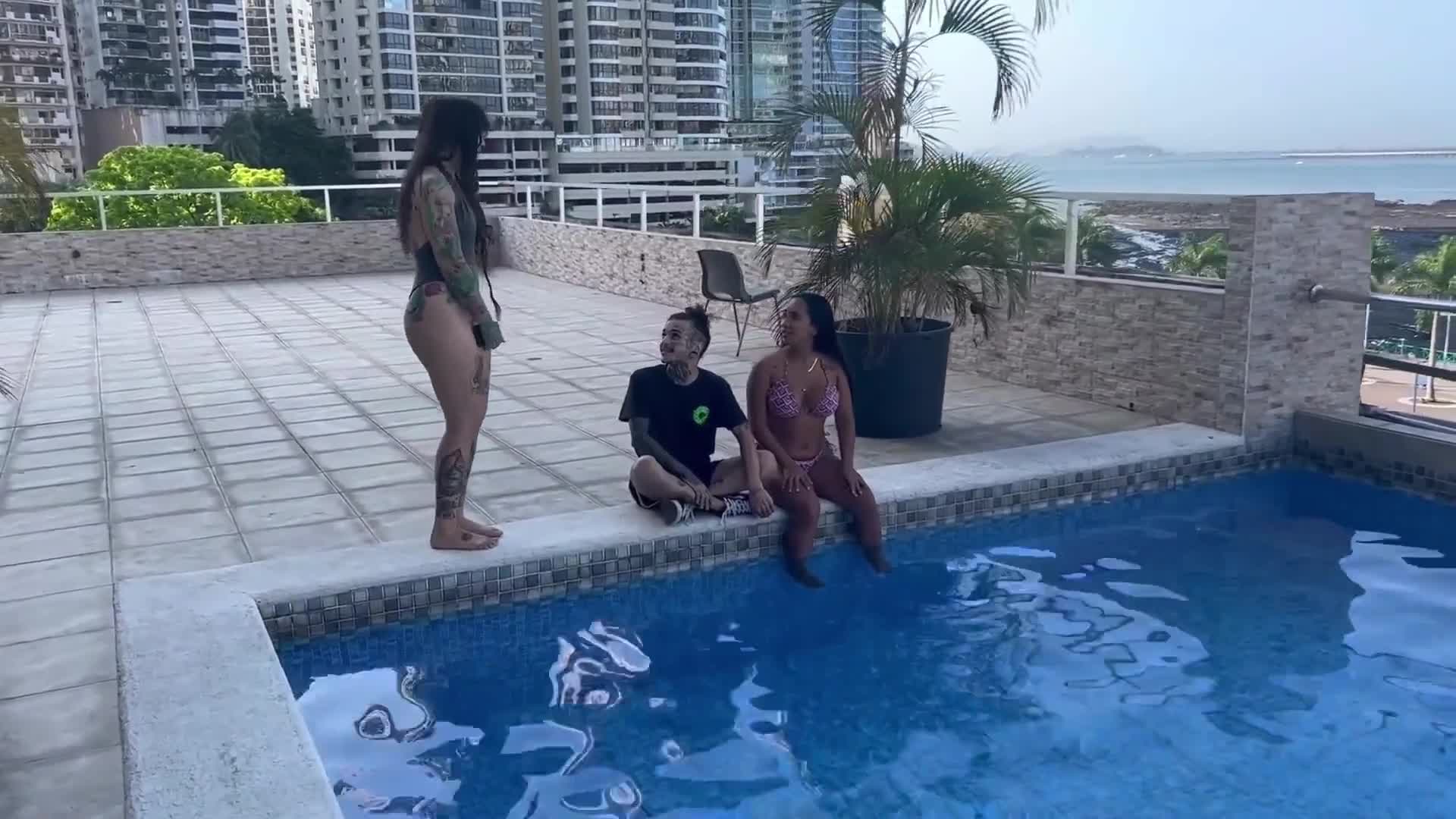 2 (4)
