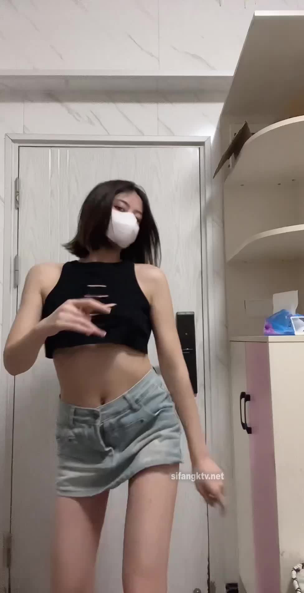 XXX (6)