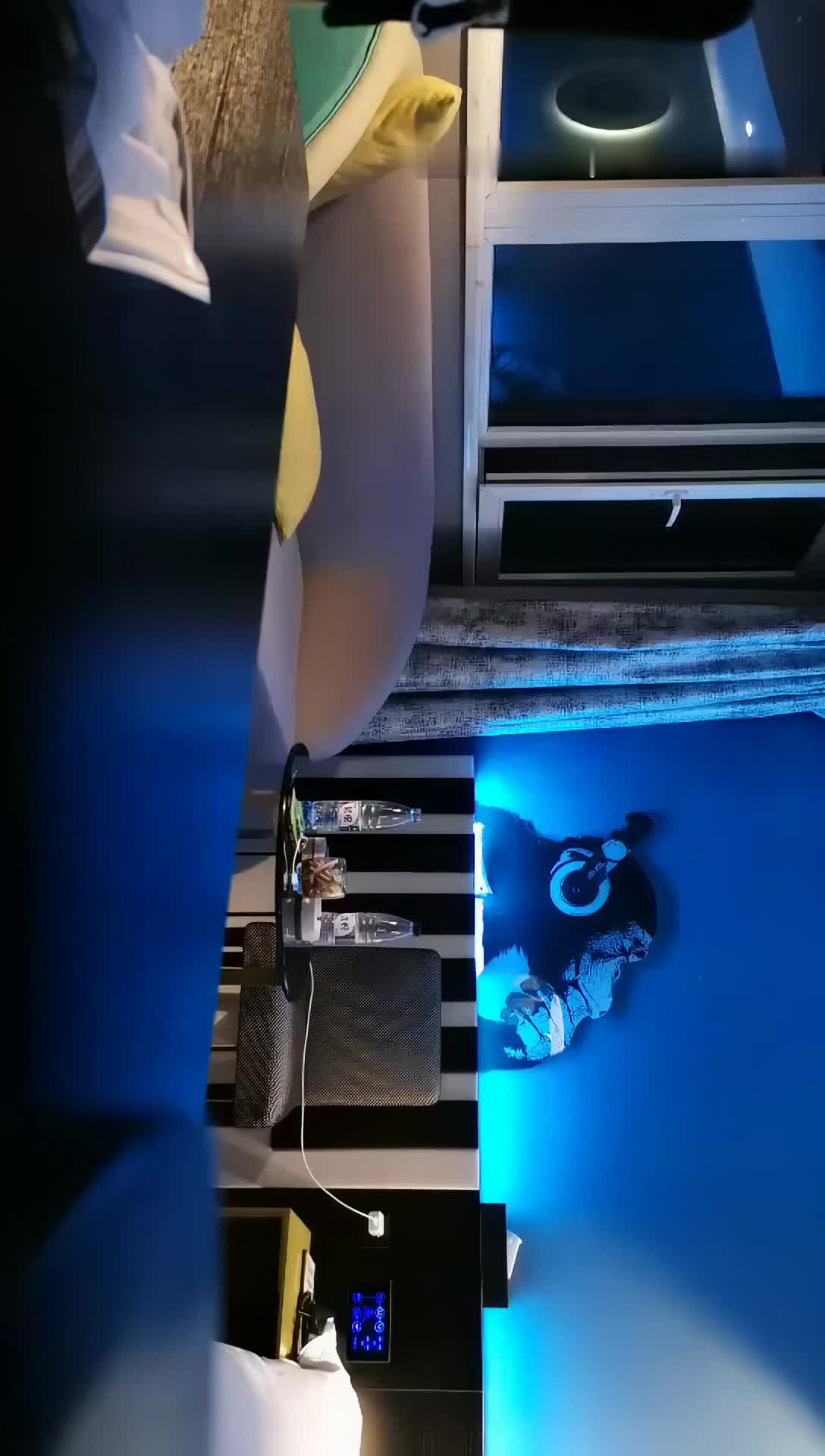 1 (2)