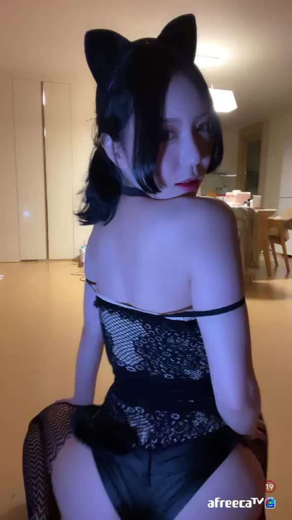 6 (28)