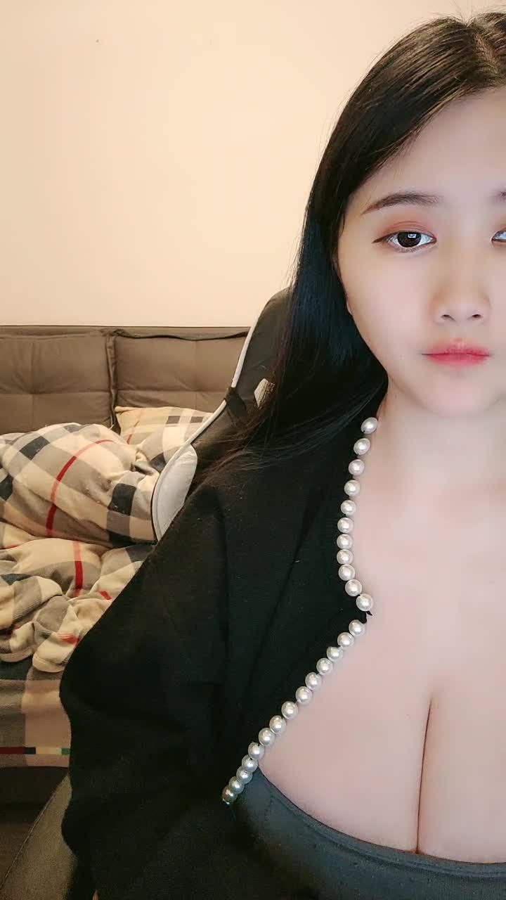  (12)