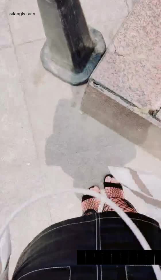  (4)