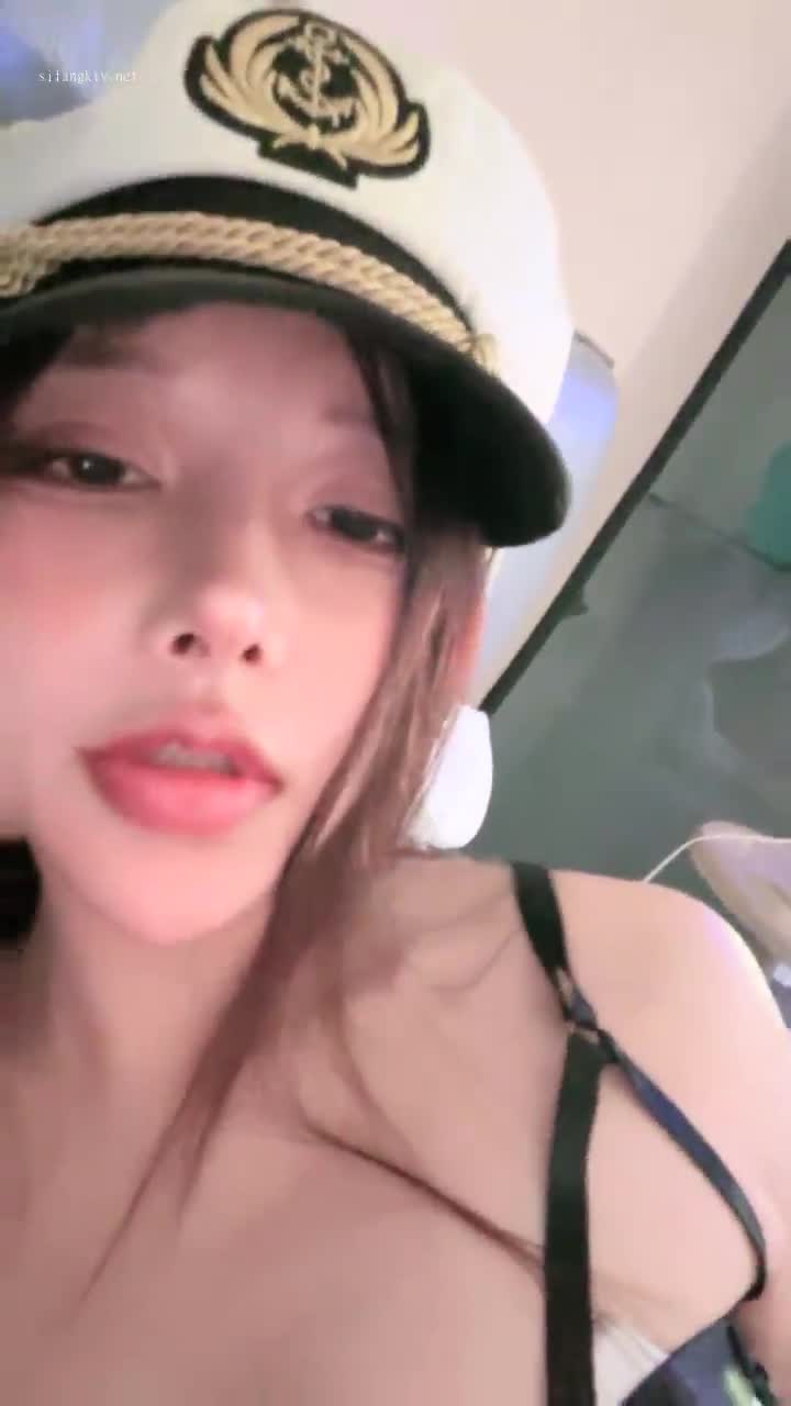  (32)