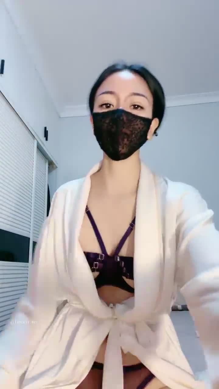  (1)