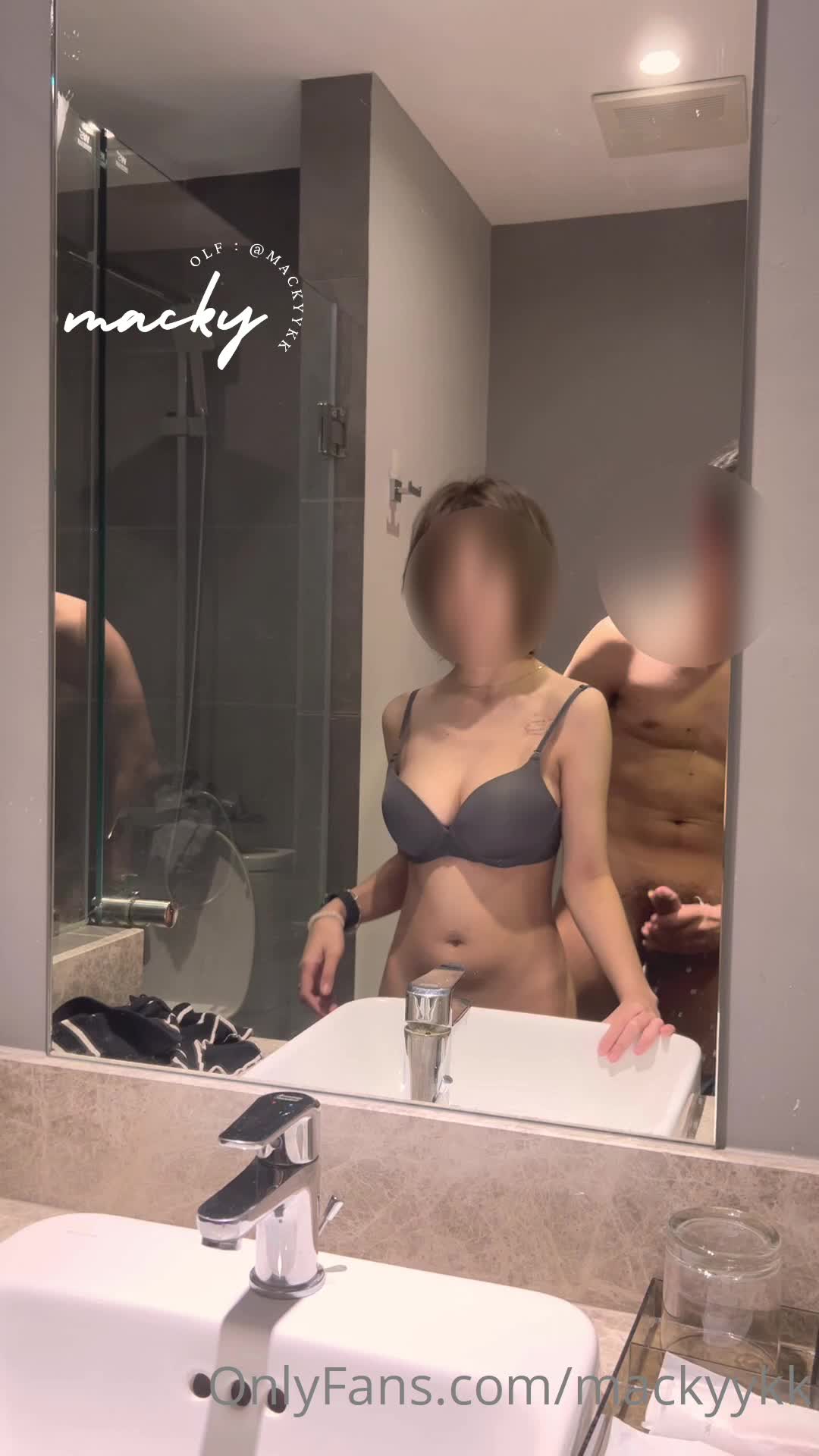 1 (21)