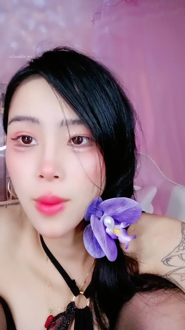  (12)