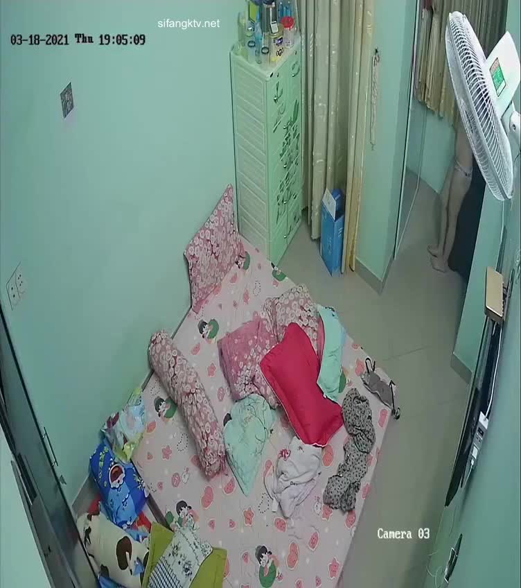  (11)