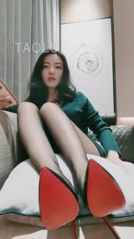  (32)