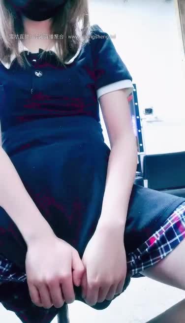  (7)