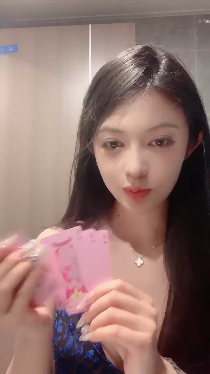  (4)