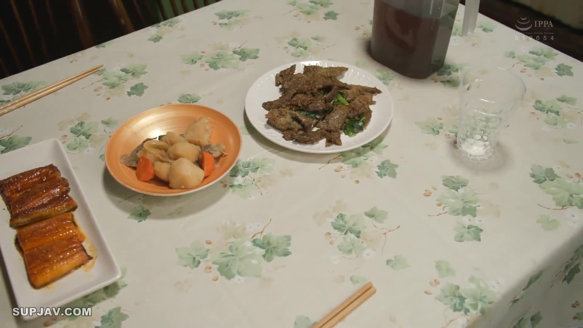  (4)