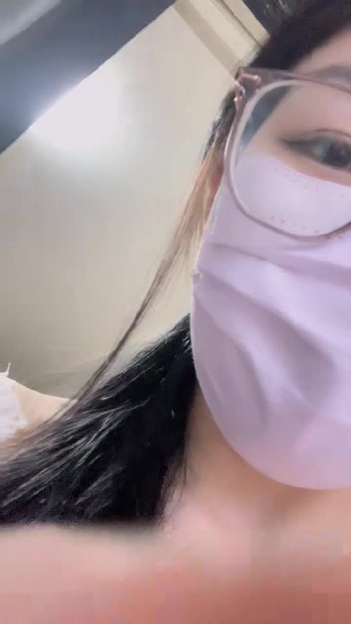  (7)