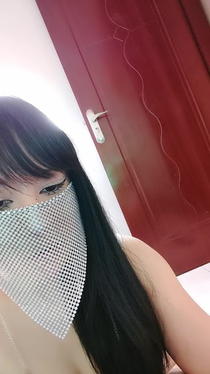  (32)