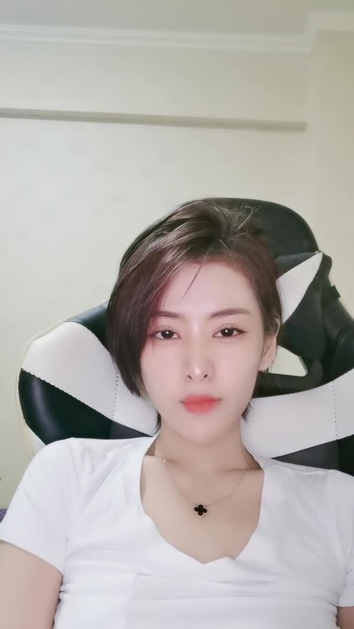  (4)
