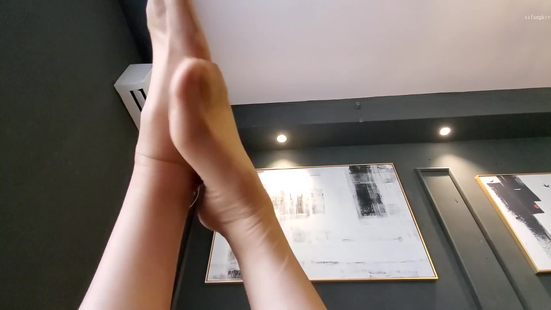 V185
