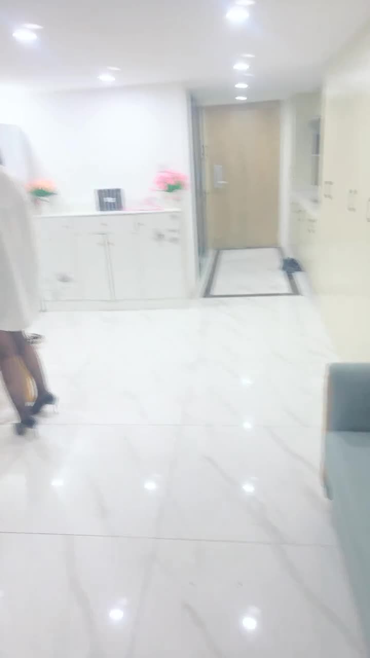  (11)