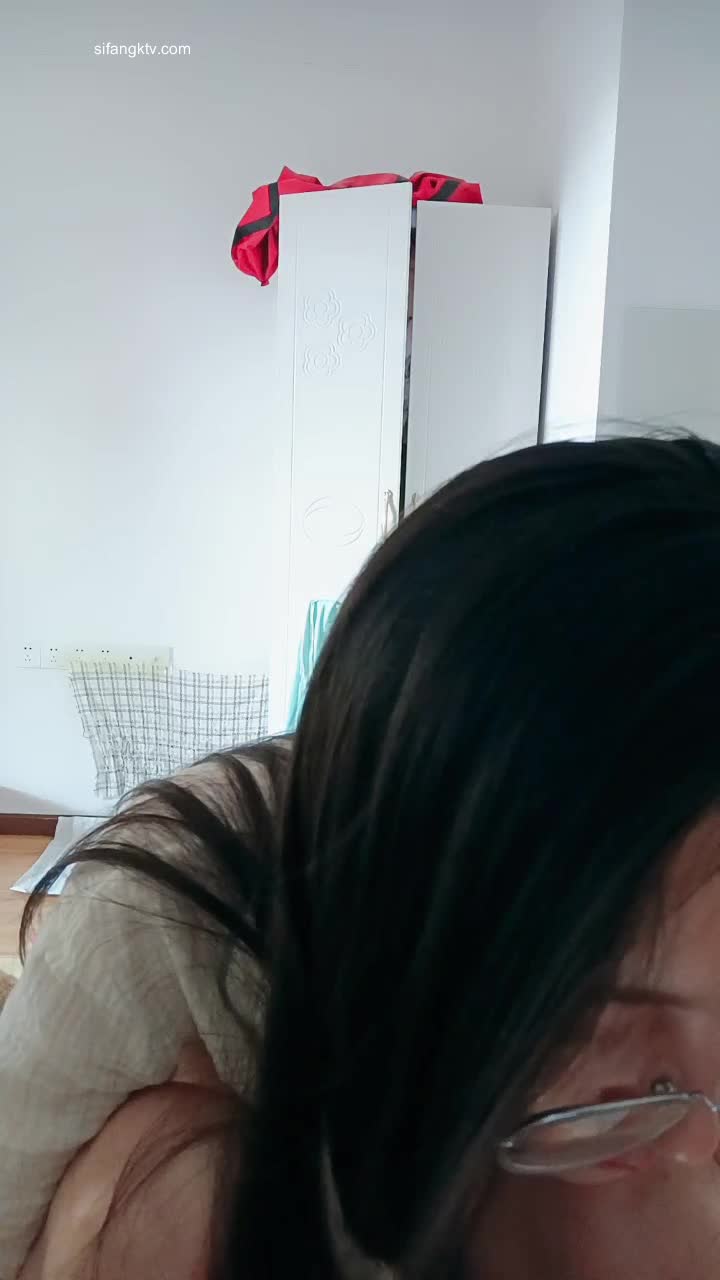  (12)