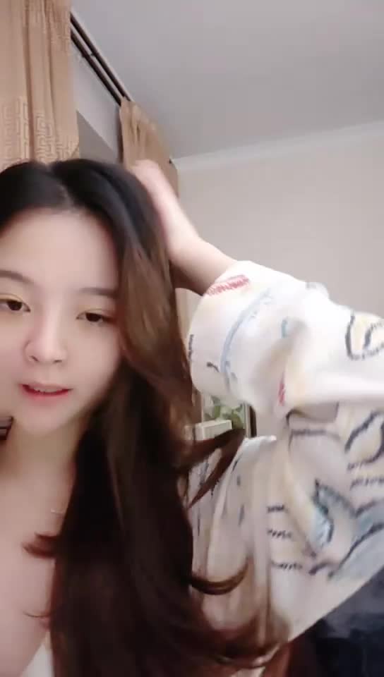  (32)