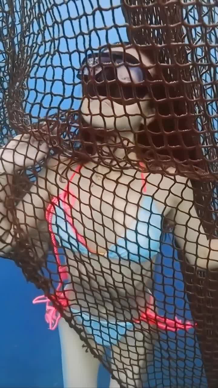 01016