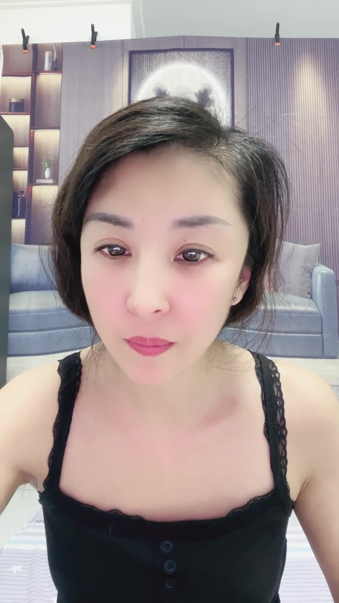 2048.vip-精选【柠檬】骚逼少妇 身材高挑 美乳嫩穴 长腿大屁股 被绿头男猛草 干得真爽 还不忘洗洗澡