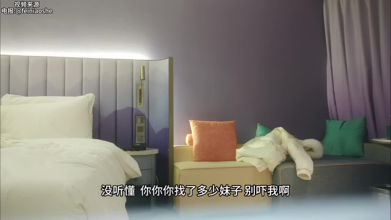 #利哥探花 #兼职 #约炮 #会计第一部这个妹子是真的可以，会计兼职跟男朋友分手后第一次下海，情绪价值给的相当到位，被利哥这个叼毛直接忽悠的找不着北，开局就直接强硬无套插入，各种体位开发的连续高潮4次，被干的神情恍惚主动要求内射去吃药（赚点钱是真不容易），爽的利哥直接飞起！！
