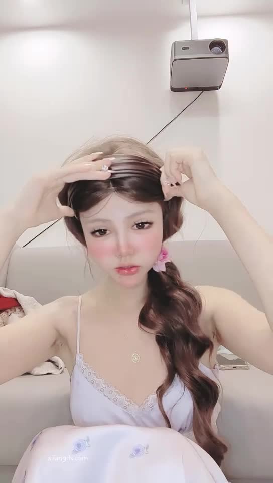 #巴纹 长得像混血的妹子下海大秀