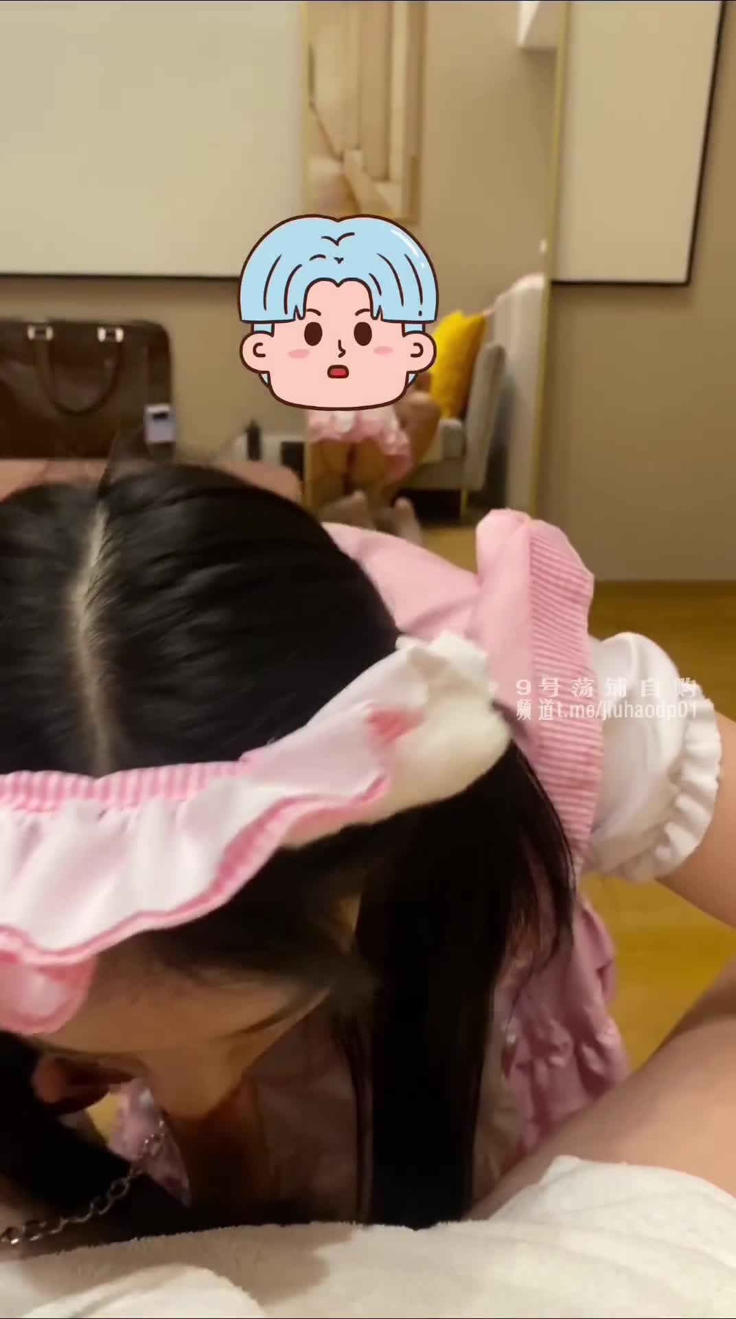 2048.vip-在外是清纯乖乖女 在家是骚浪贱小母狗，灰色吊带袜女仆 极光裤里丝，满足你任何需求 又乖又骚还反差的小母狗