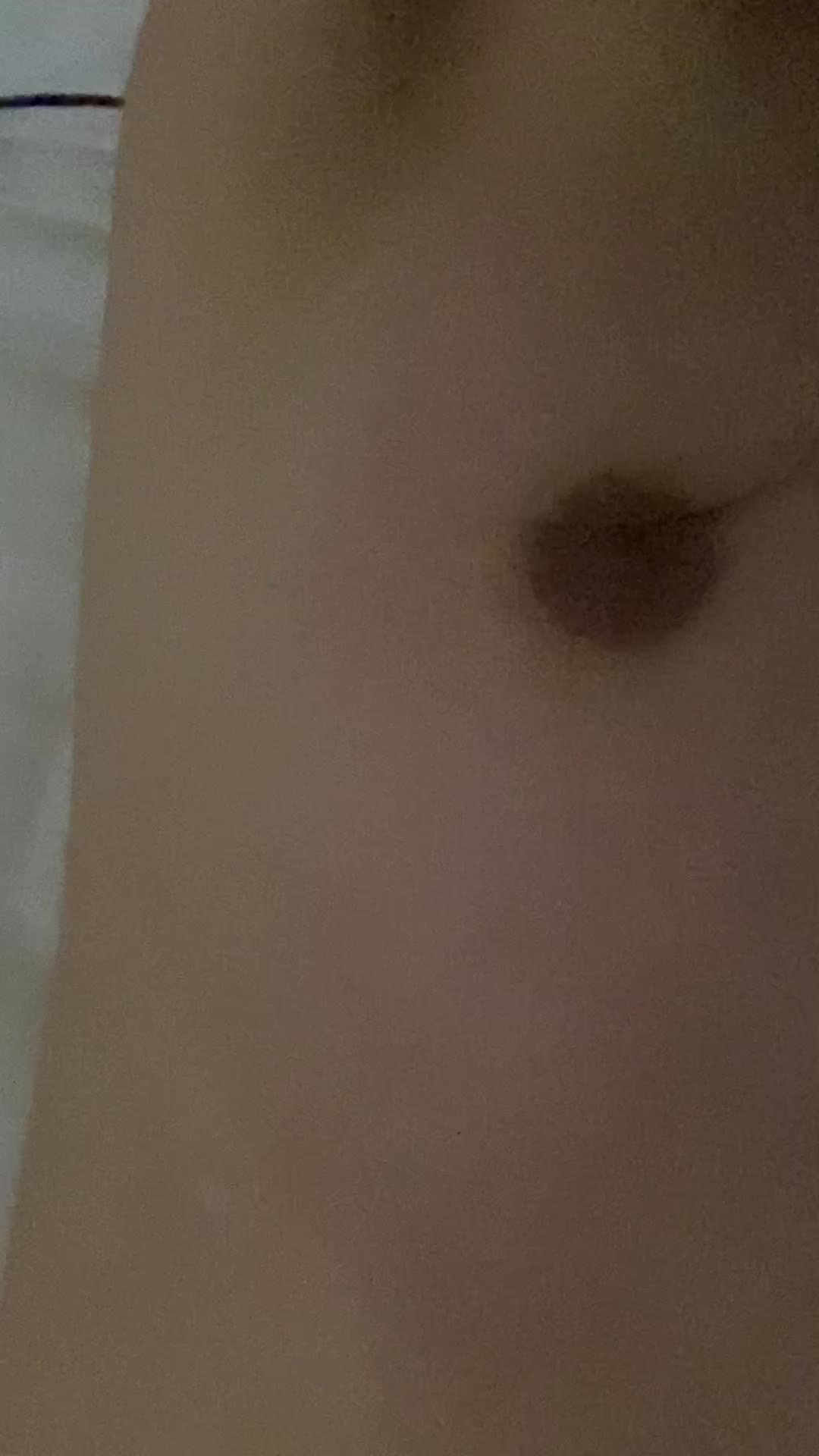 2048.vip-【原相机泄密】苗条身材眼镜女大生，外表看起来腼腆淑女型，想不到露脸啪啪性爱，太反差了【原档无水印】